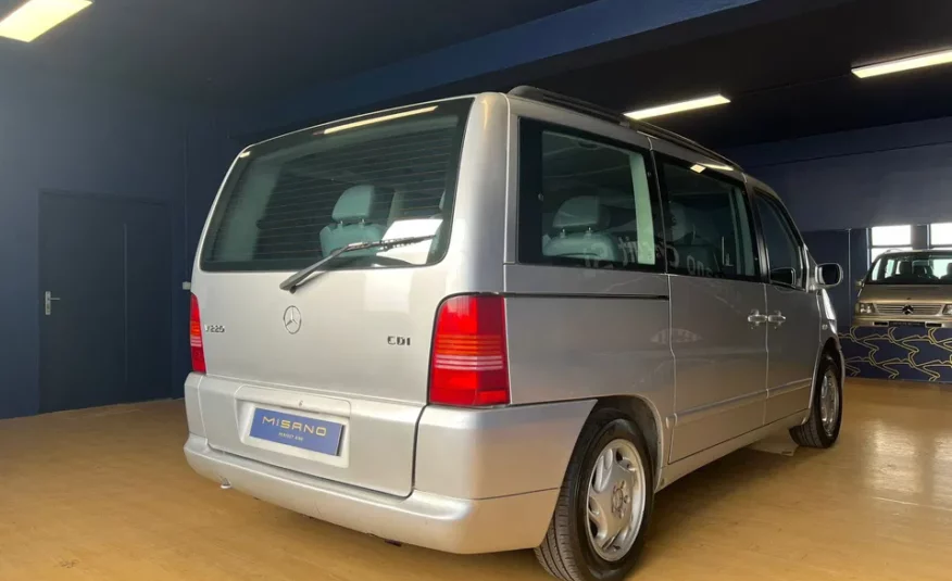 Mercedes-Benz V 220